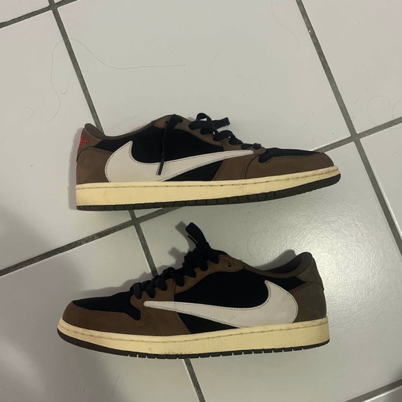 Travis Scott Jordan 1 Low Mocha - Picture 1 of 8